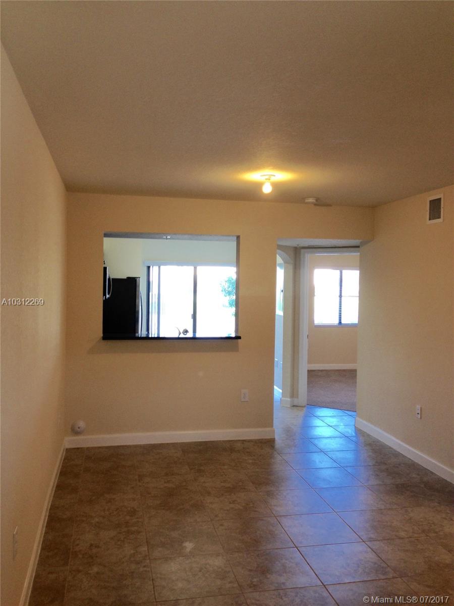 THE COURTS AT BAYSHORE II - Residential Lease