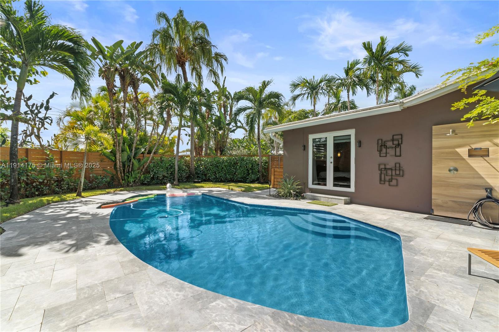 CORAL TERRACE - Residential