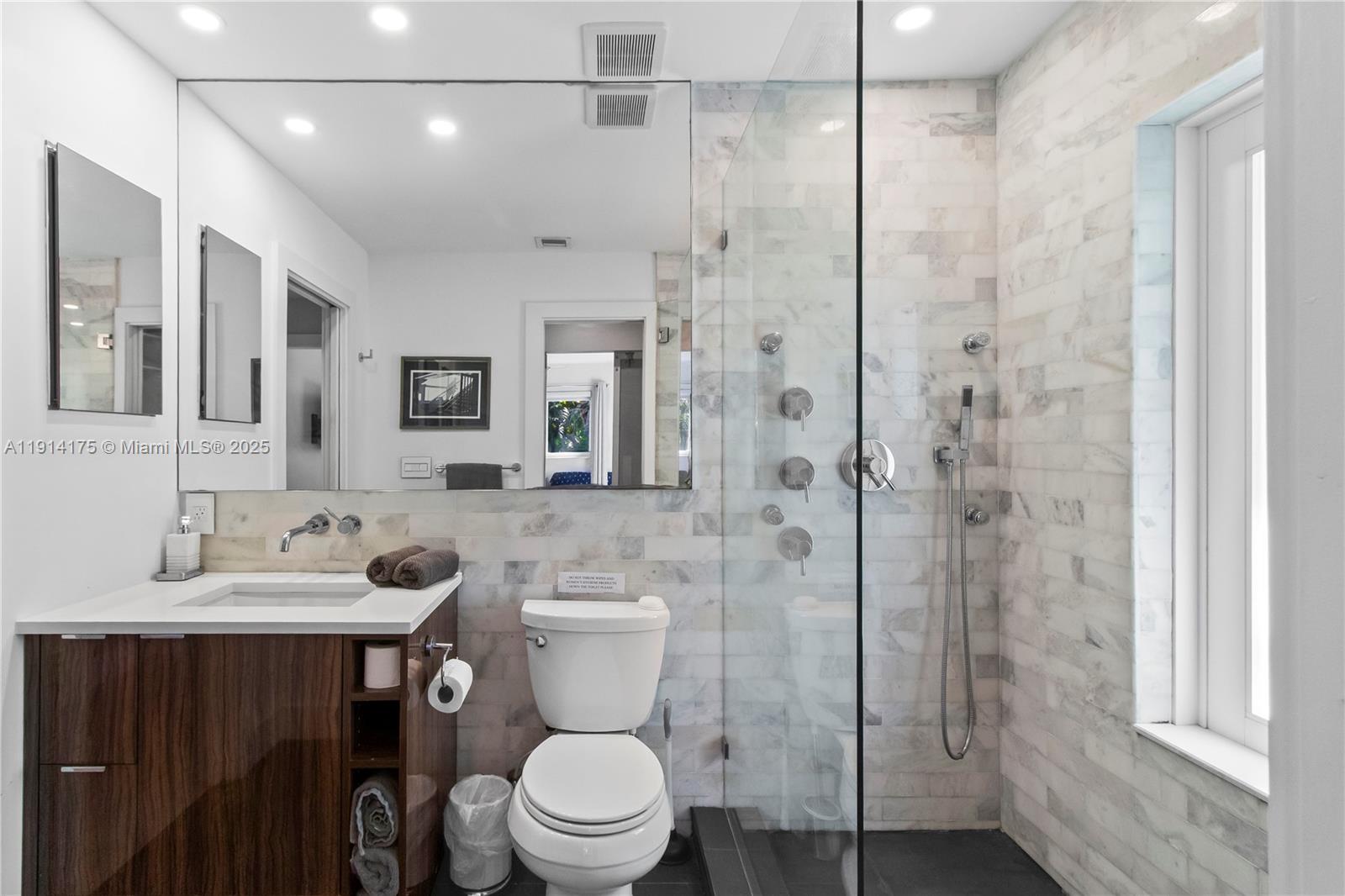 CORAL TERRACE - Residential