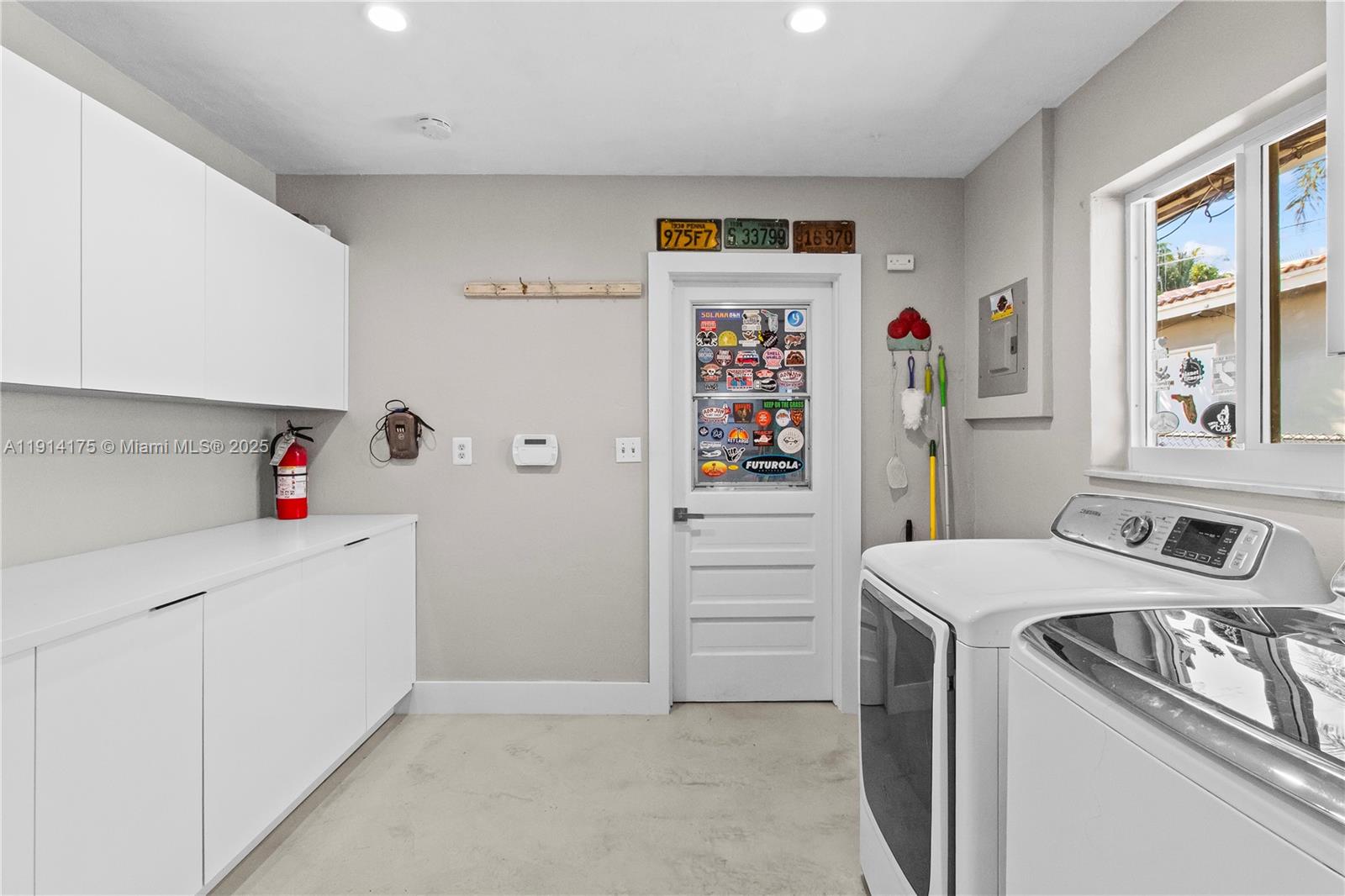 CORAL TERRACE - Residential