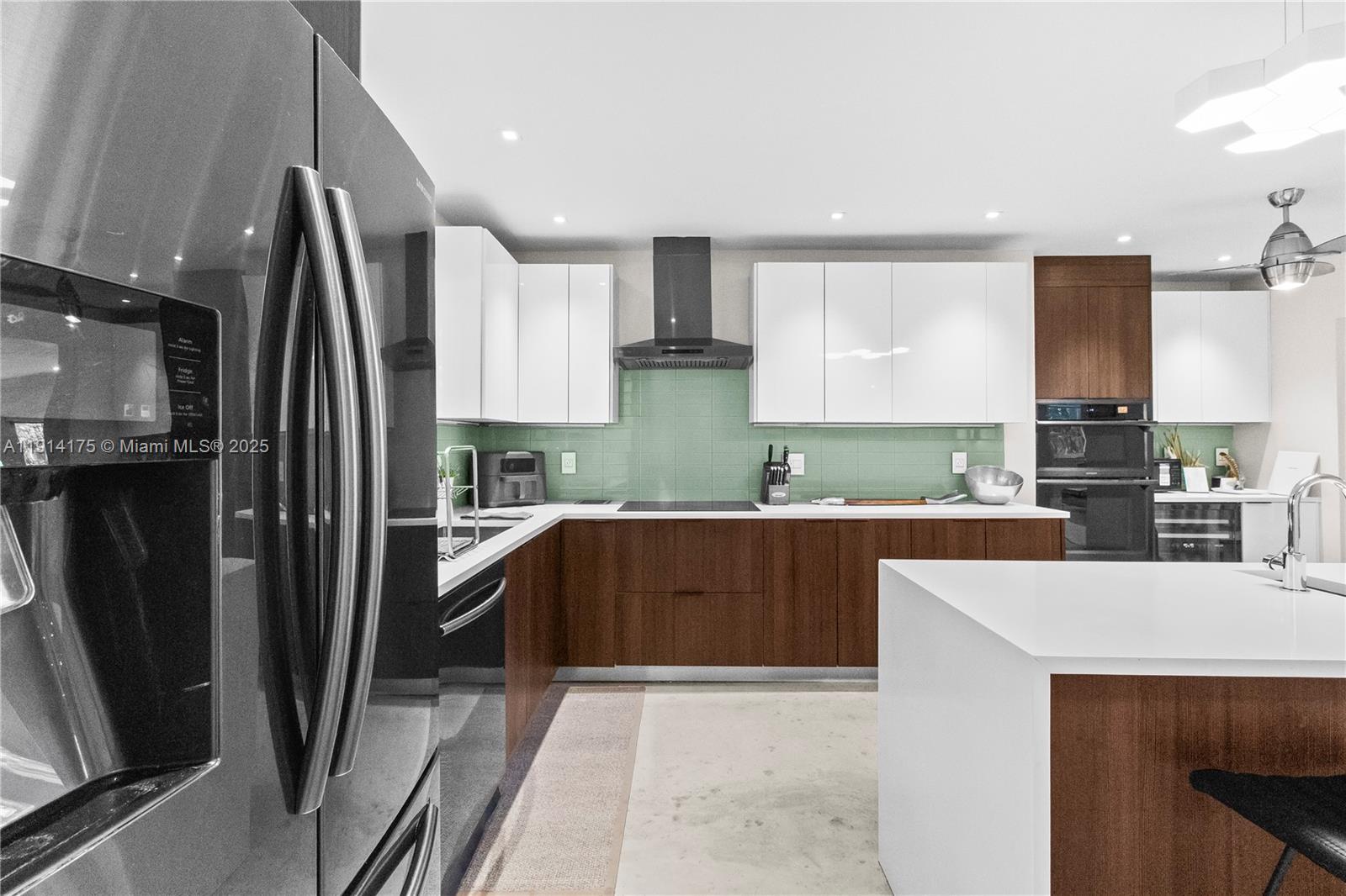 CORAL TERRACE - Residential