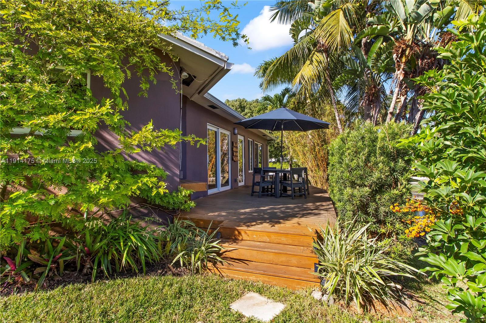 CORAL TERRACE - Residential