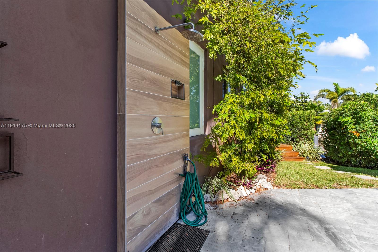 CORAL TERRACE - Residential