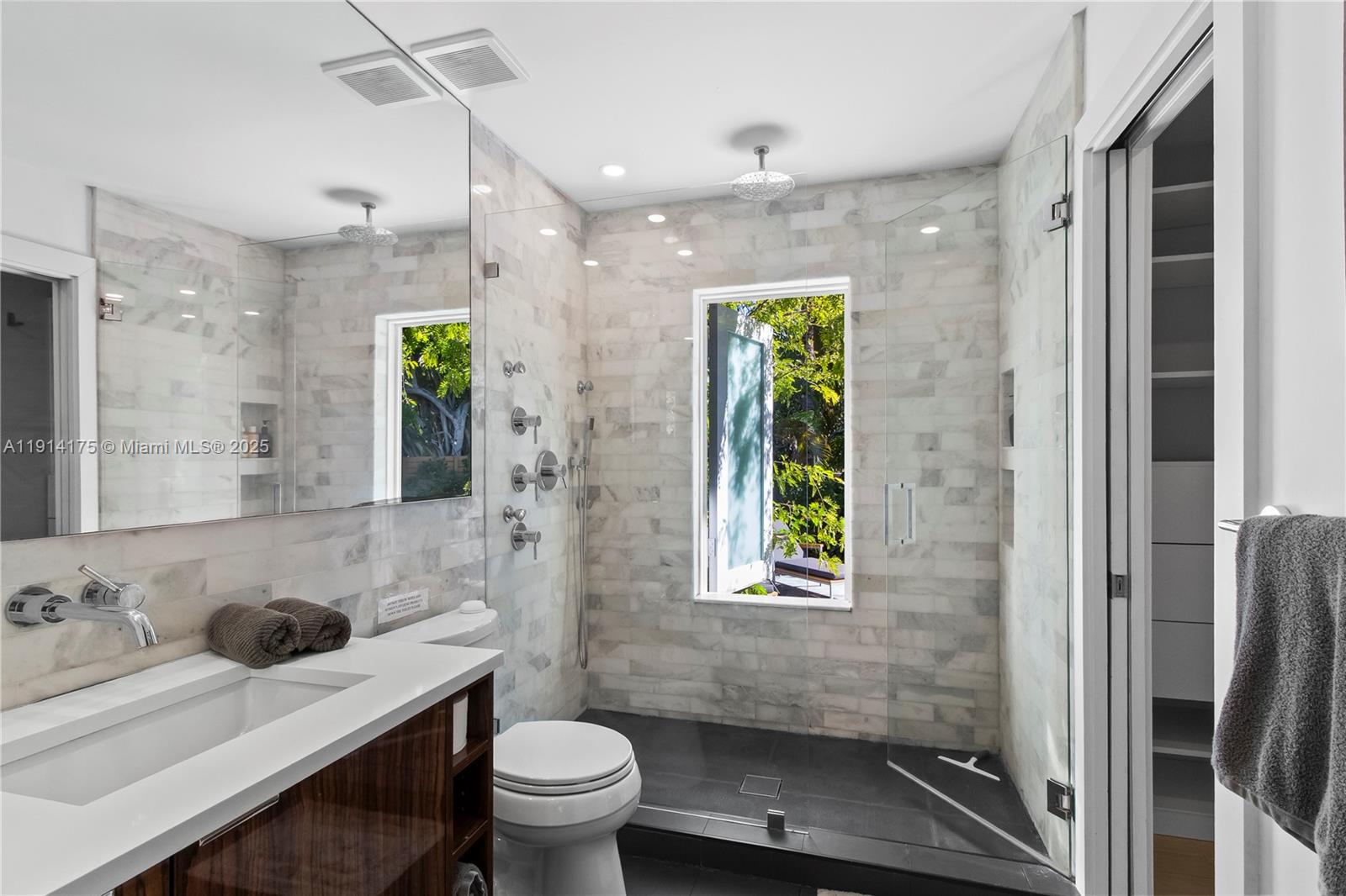 CORAL TERRACE - Residential