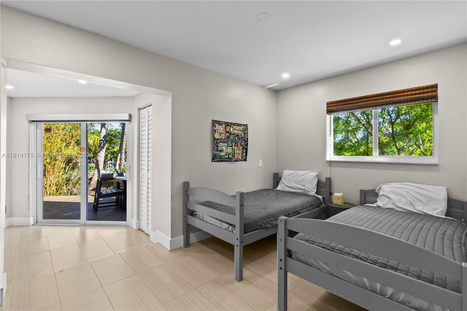 CORAL TERRACE - Residential