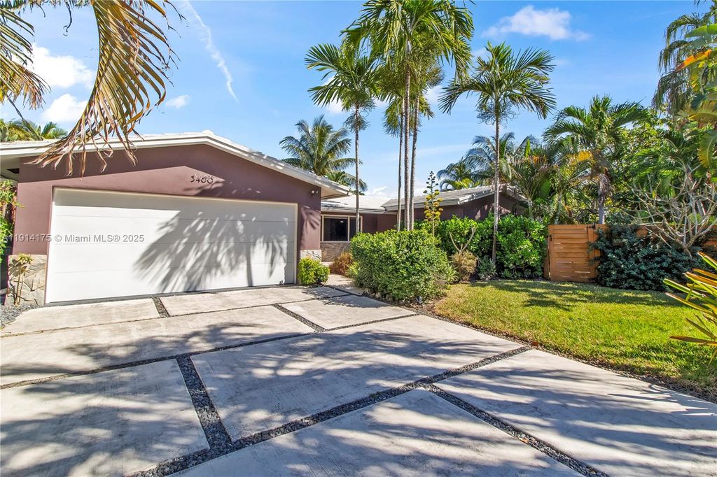 Photo of 3460 NE 17th Way, Oakland Park, FL 33334 (MLS # A11914175)