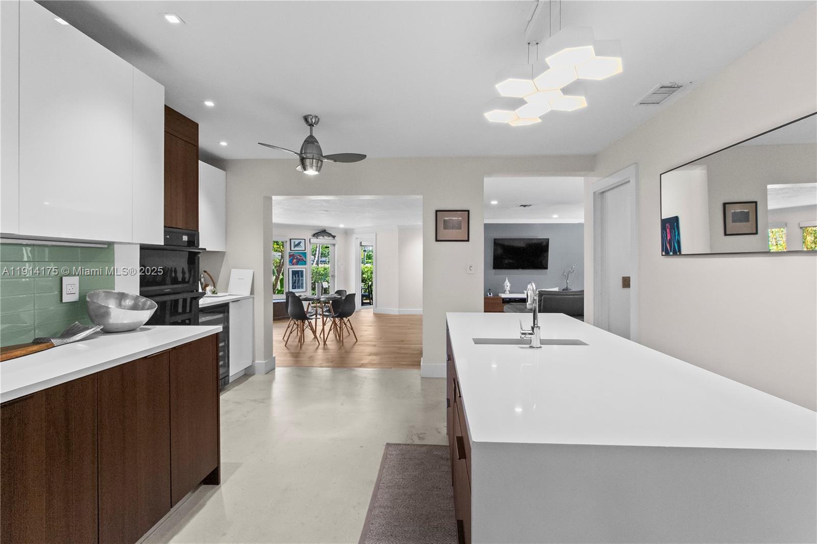 CORAL TERRACE - Residential