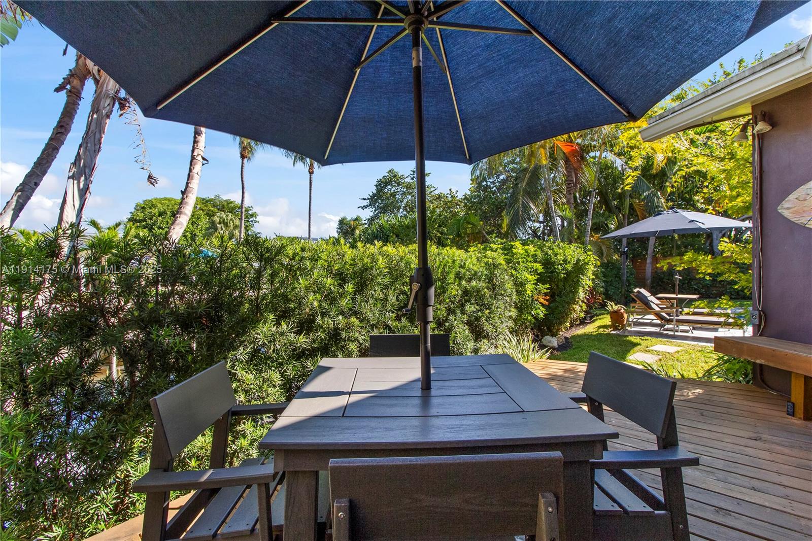 CORAL TERRACE - Residential