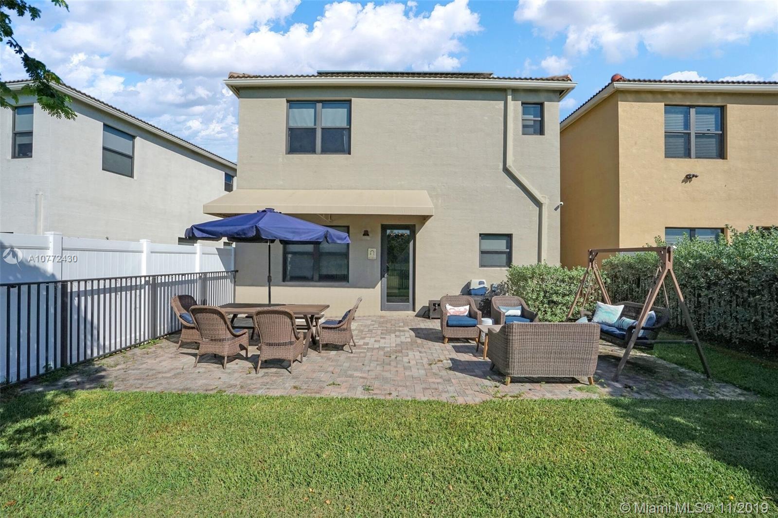 CHAMPION LAKES - Residential