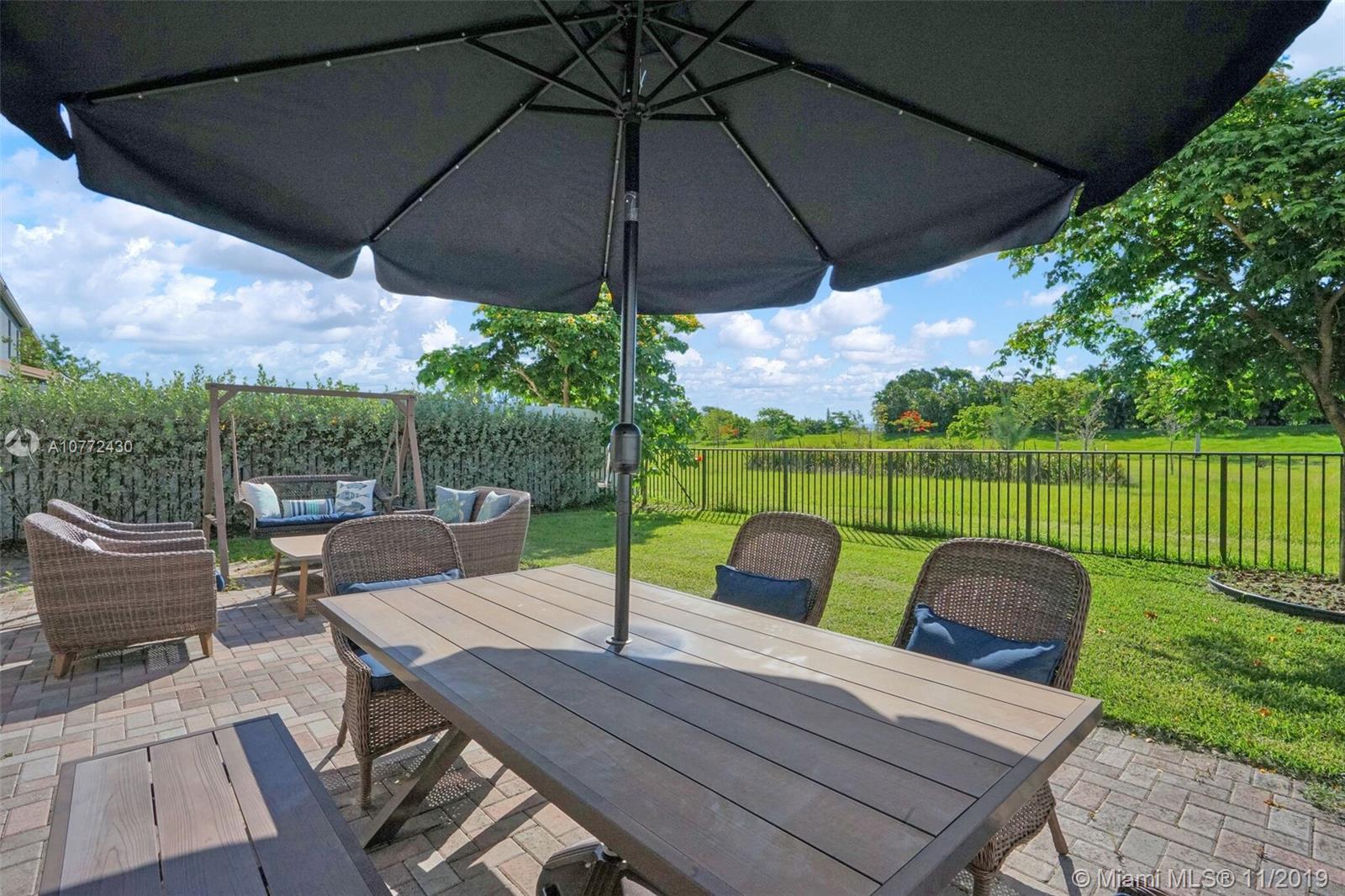 CHAMPION LAKES - Residential