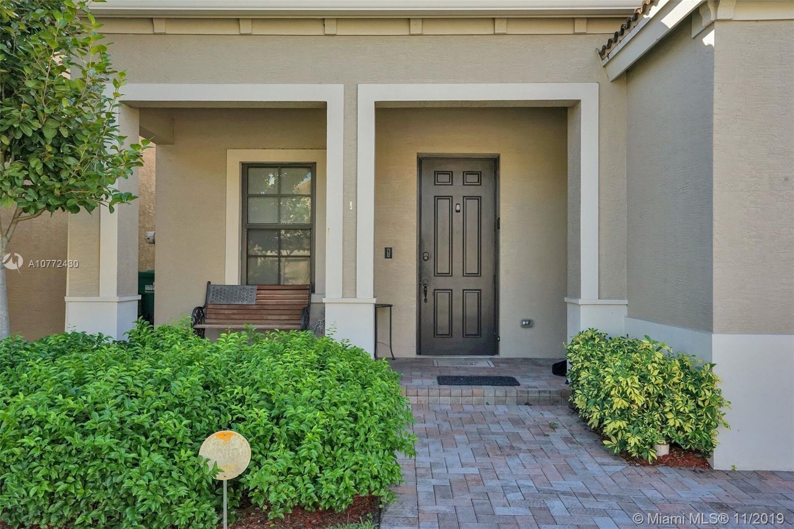 CHAMPION LAKES - Residential