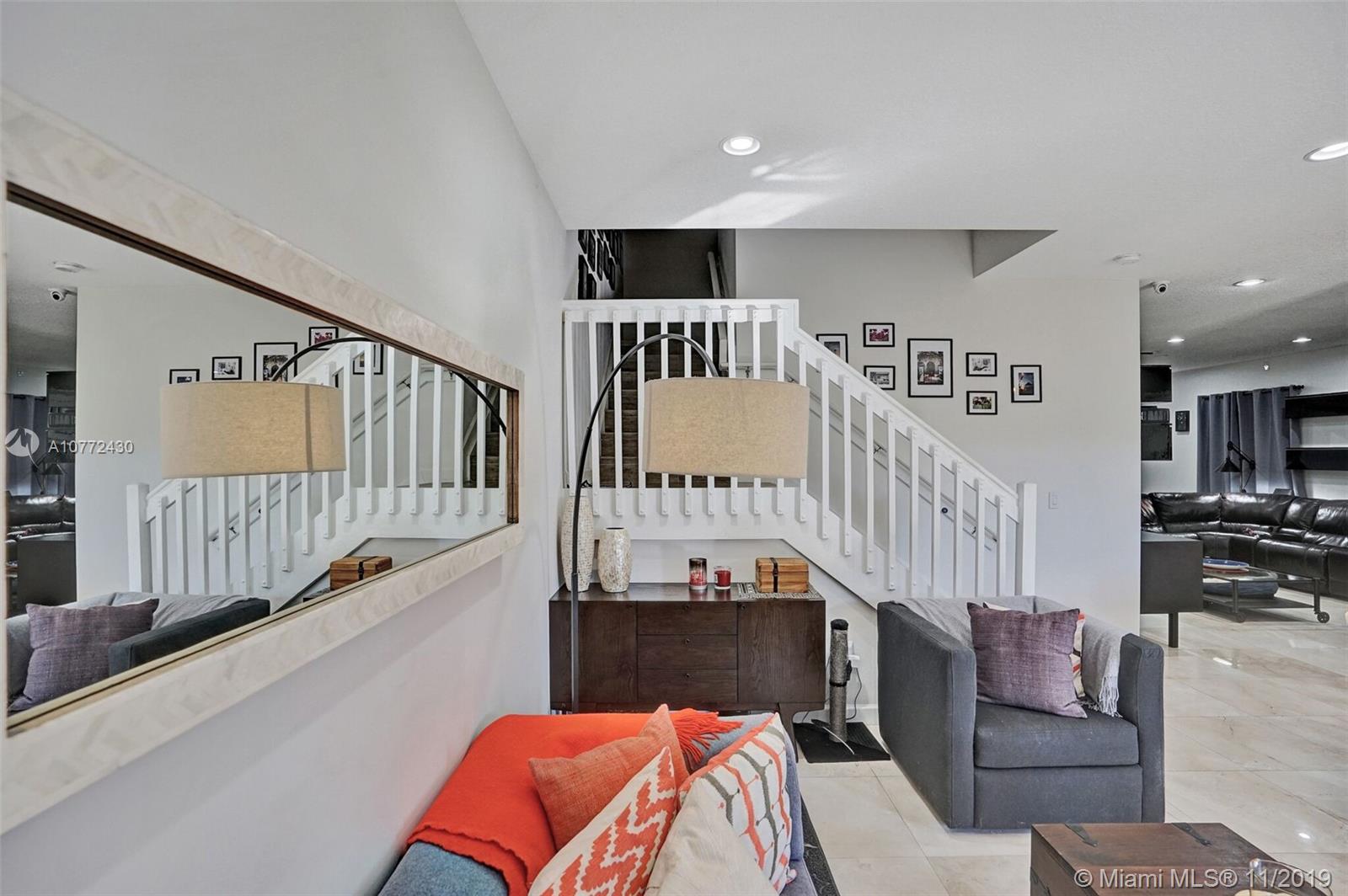 CHAMPION LAKES - Residential