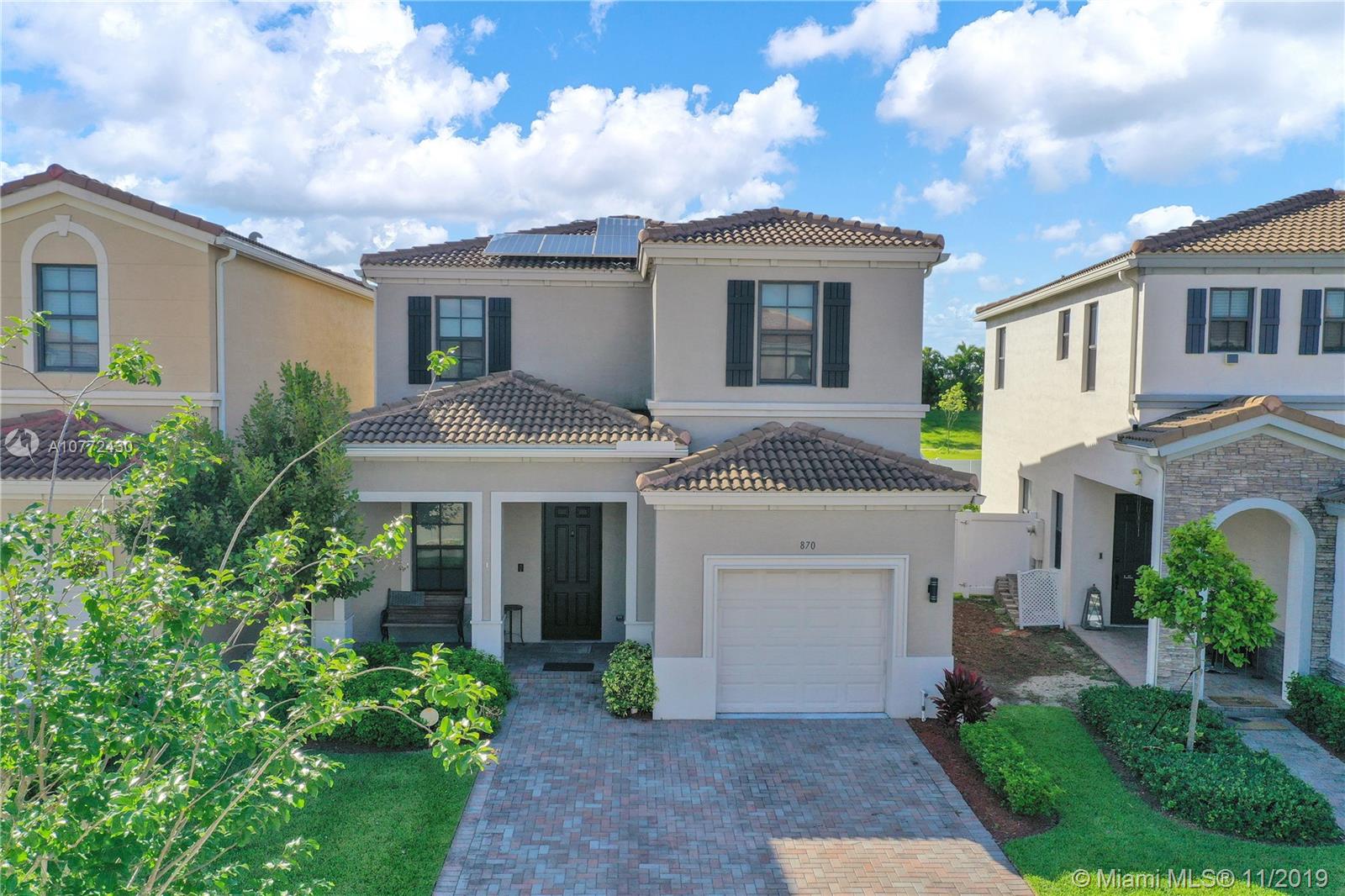 CHAMPION LAKES - Residential