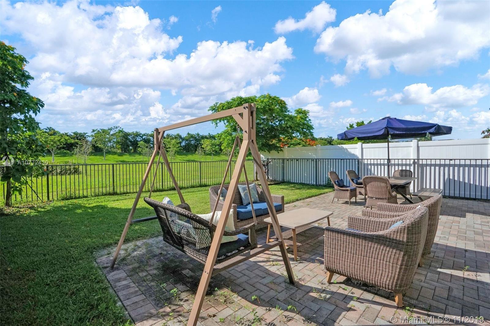 CHAMPION LAKES - Residential
