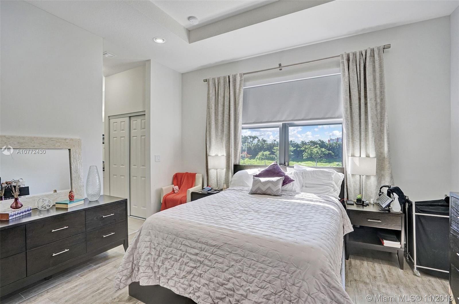 CHAMPION LAKES - Residential