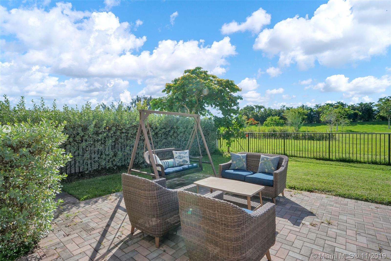 CHAMPION LAKES - Residential