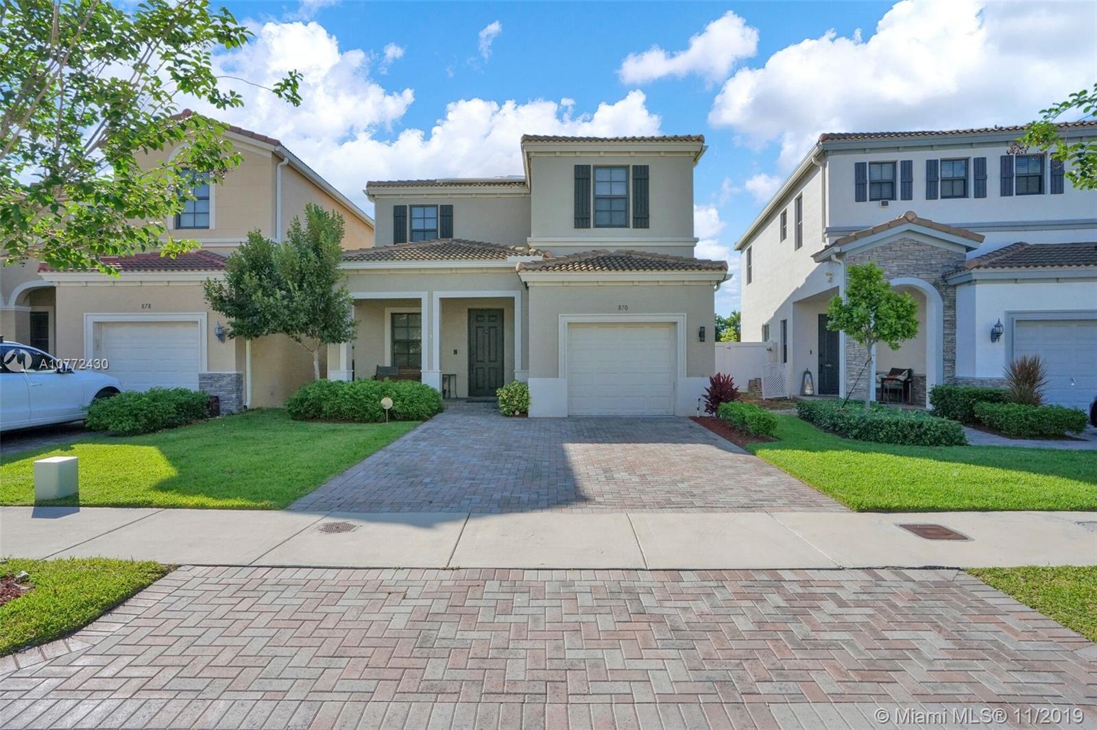 CHAMPION LAKES - Residential