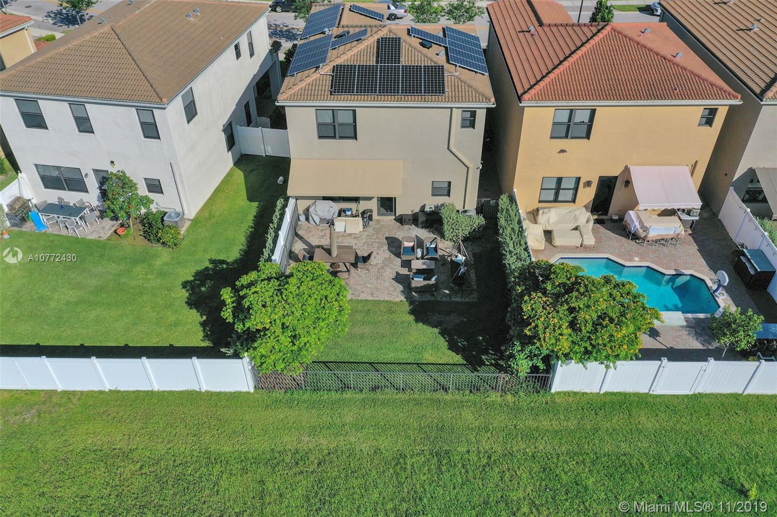 CHAMPION LAKES - Residential