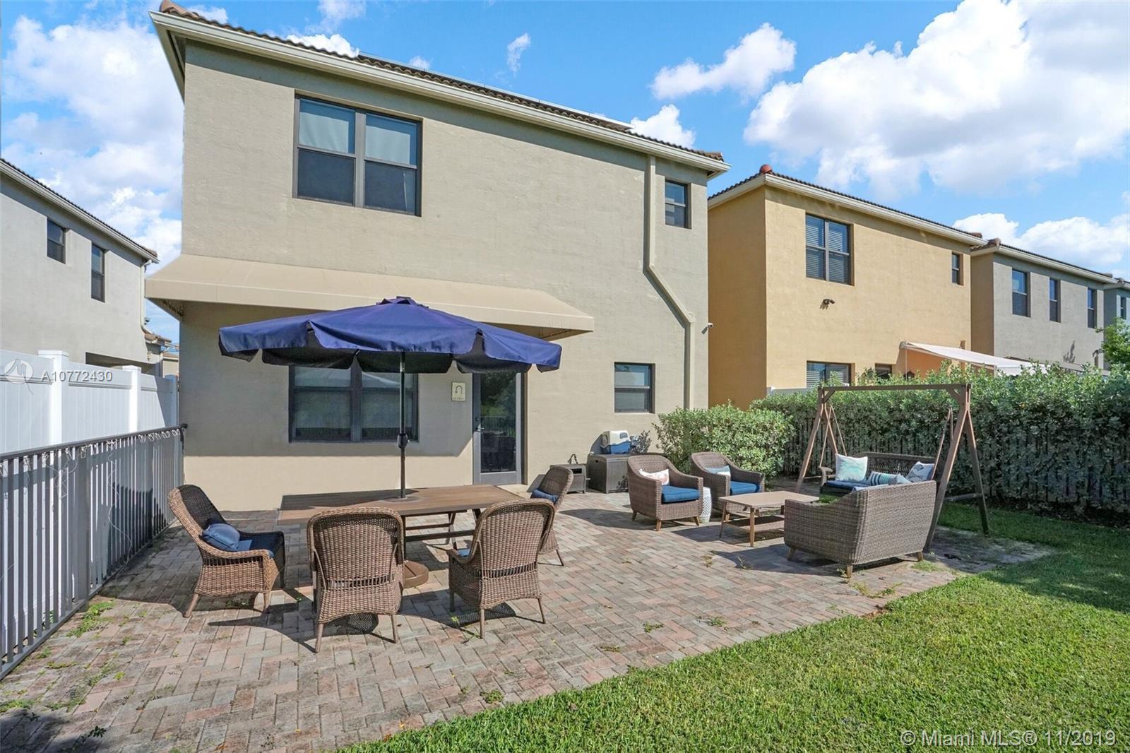 CHAMPION LAKES - Residential