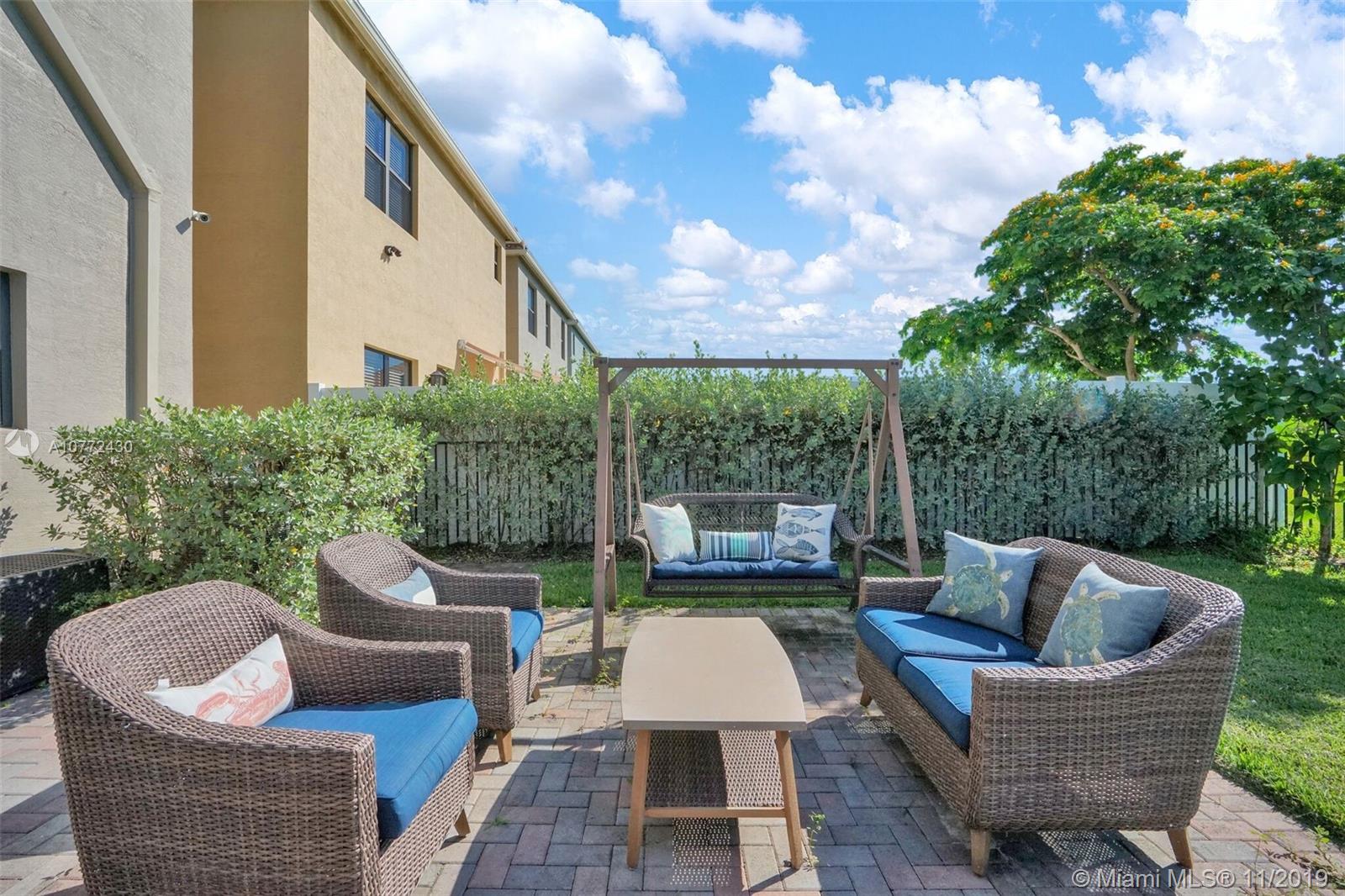CHAMPION LAKES - Residential
