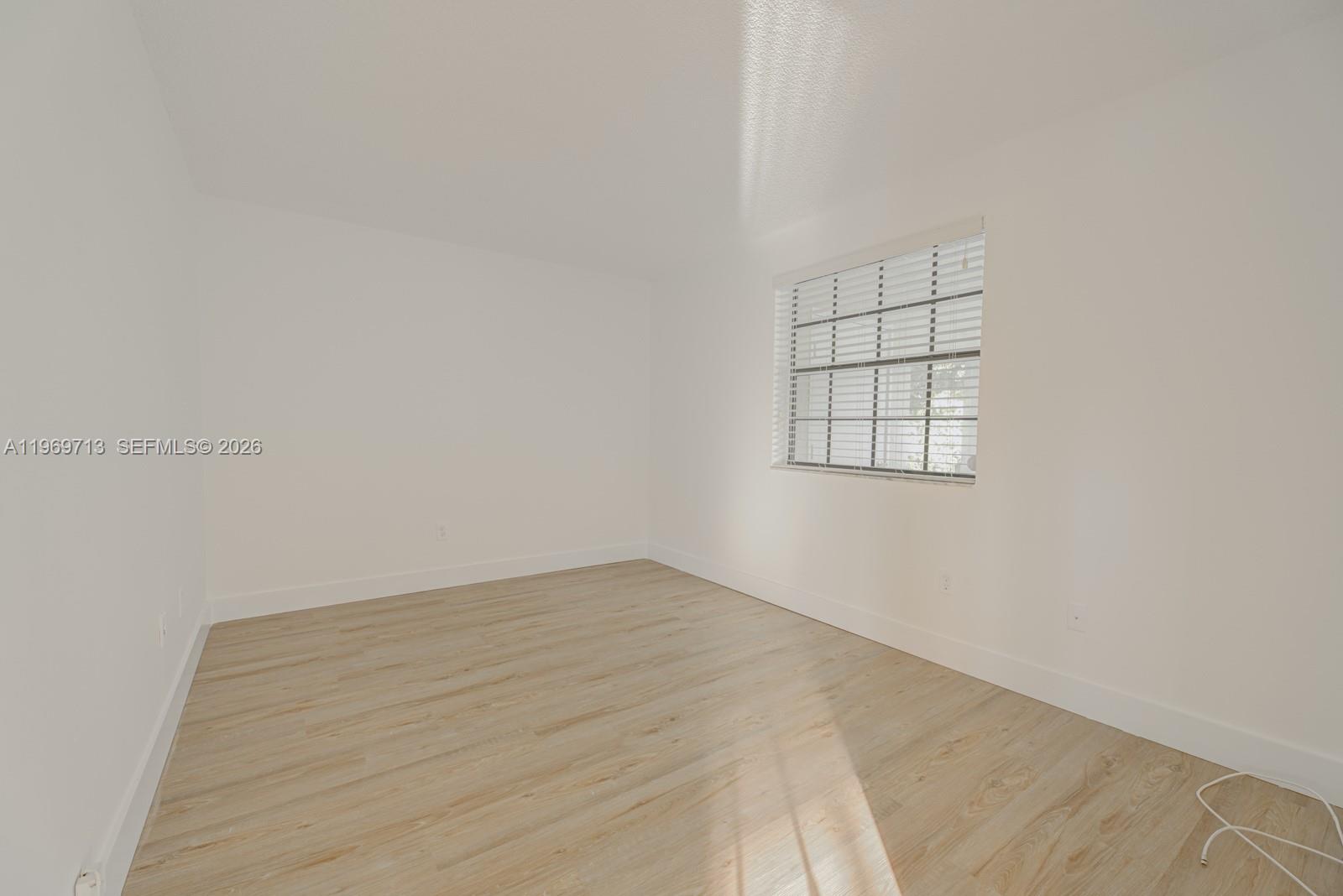 LAKESHORE CONDO 3 - Residential Lease