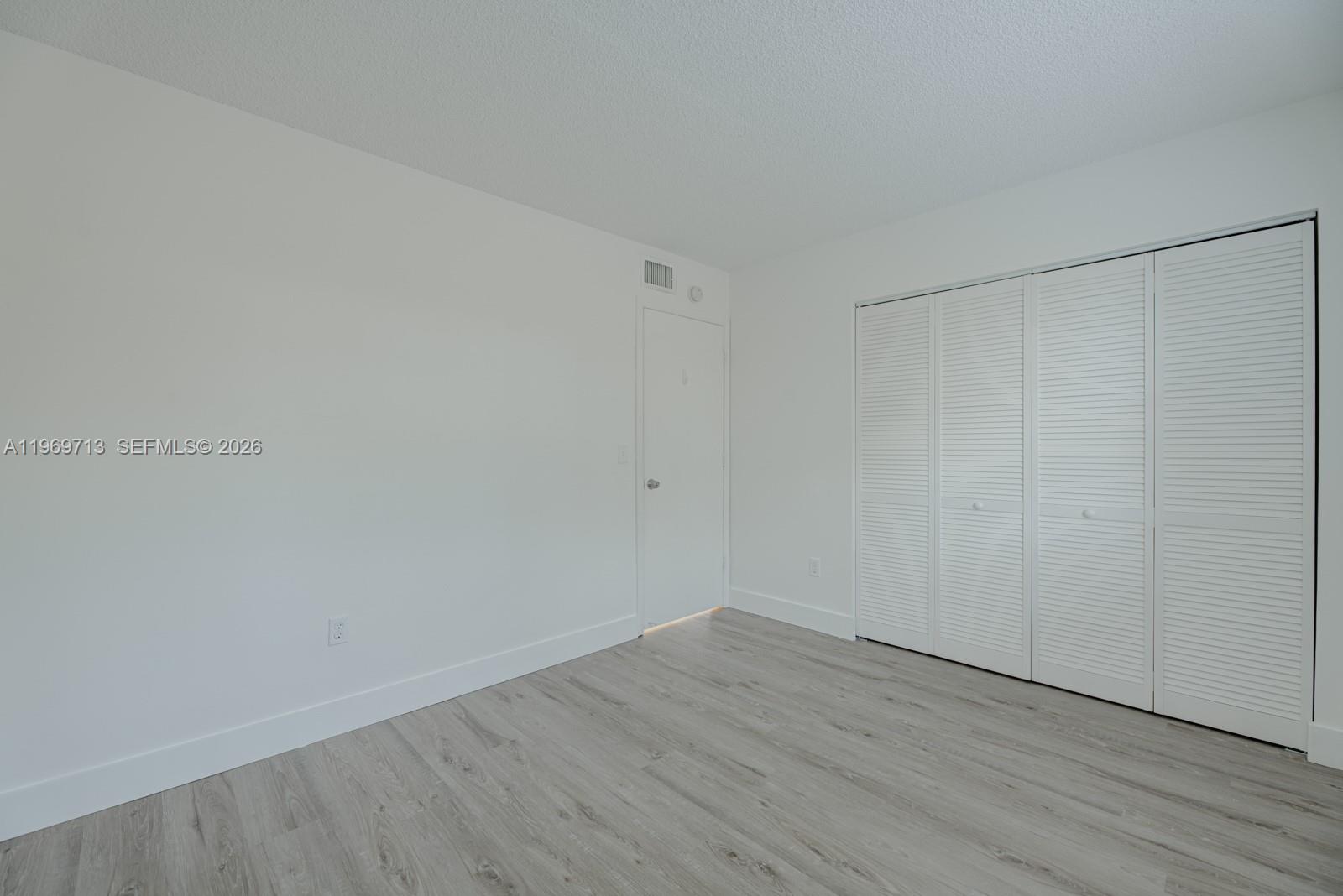 LAKESHORE CONDO 3 - Residential Lease