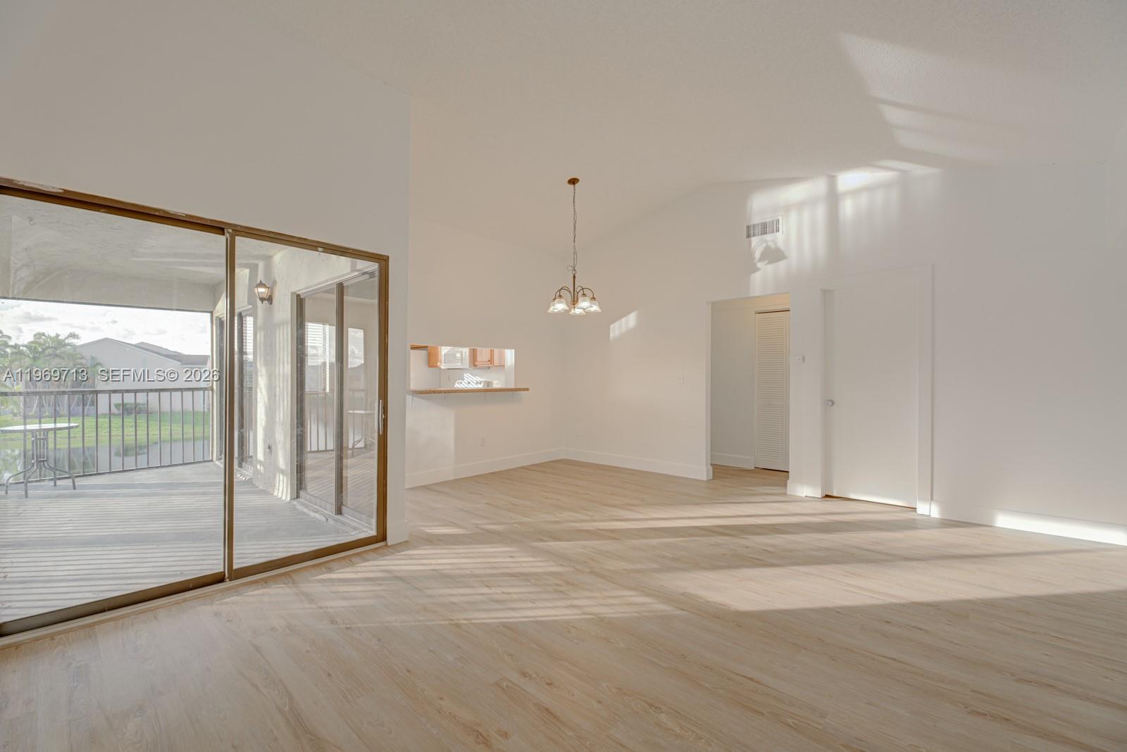 LAKESHORE CONDO 3 - Residential Lease