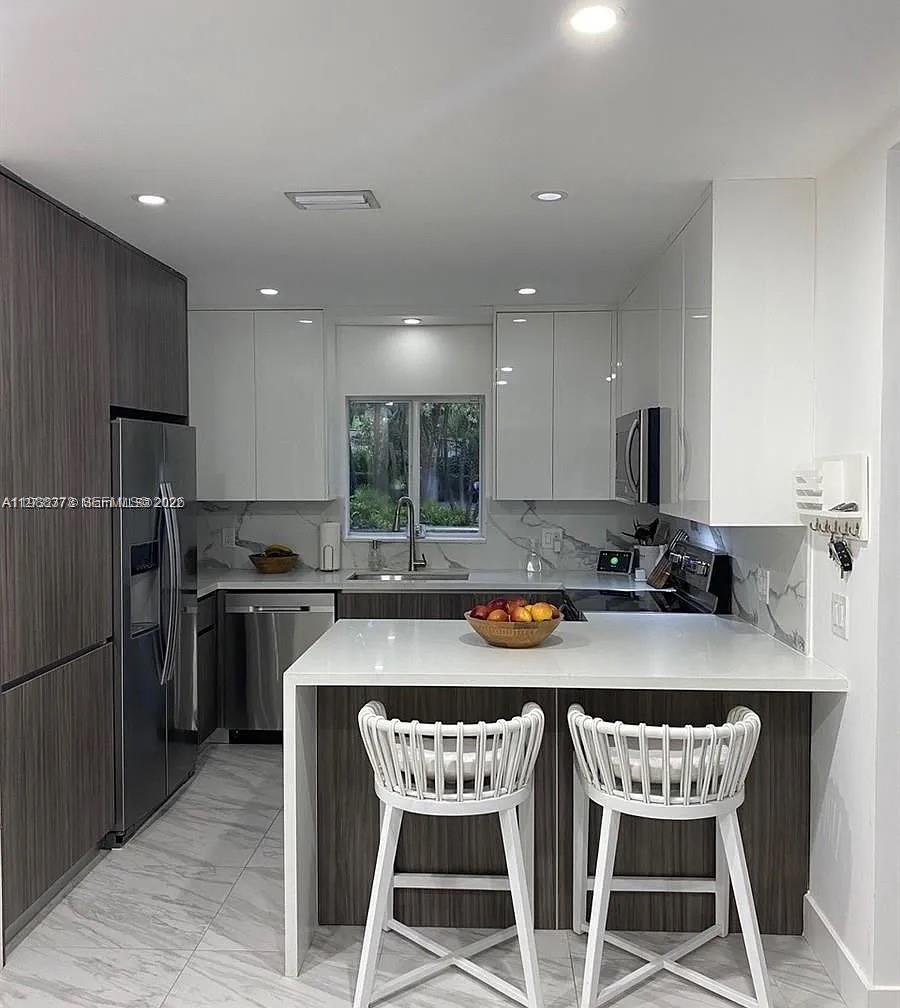 SHERWOOD FOREST - Residential Lease
