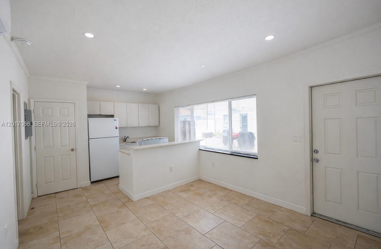 572 NE 67th St 5