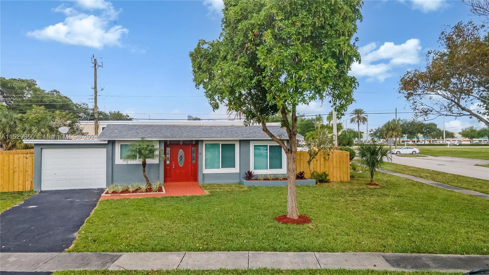 1500 Nw 58th Ave, Margate, Broward County, Florida - 5 Bedrooms  
2 Bathrooms - 