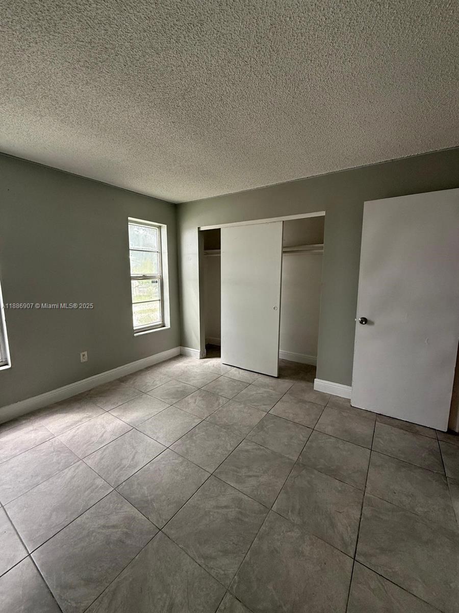 BROOKFIELD SQUARE CONDO - Residential Lease