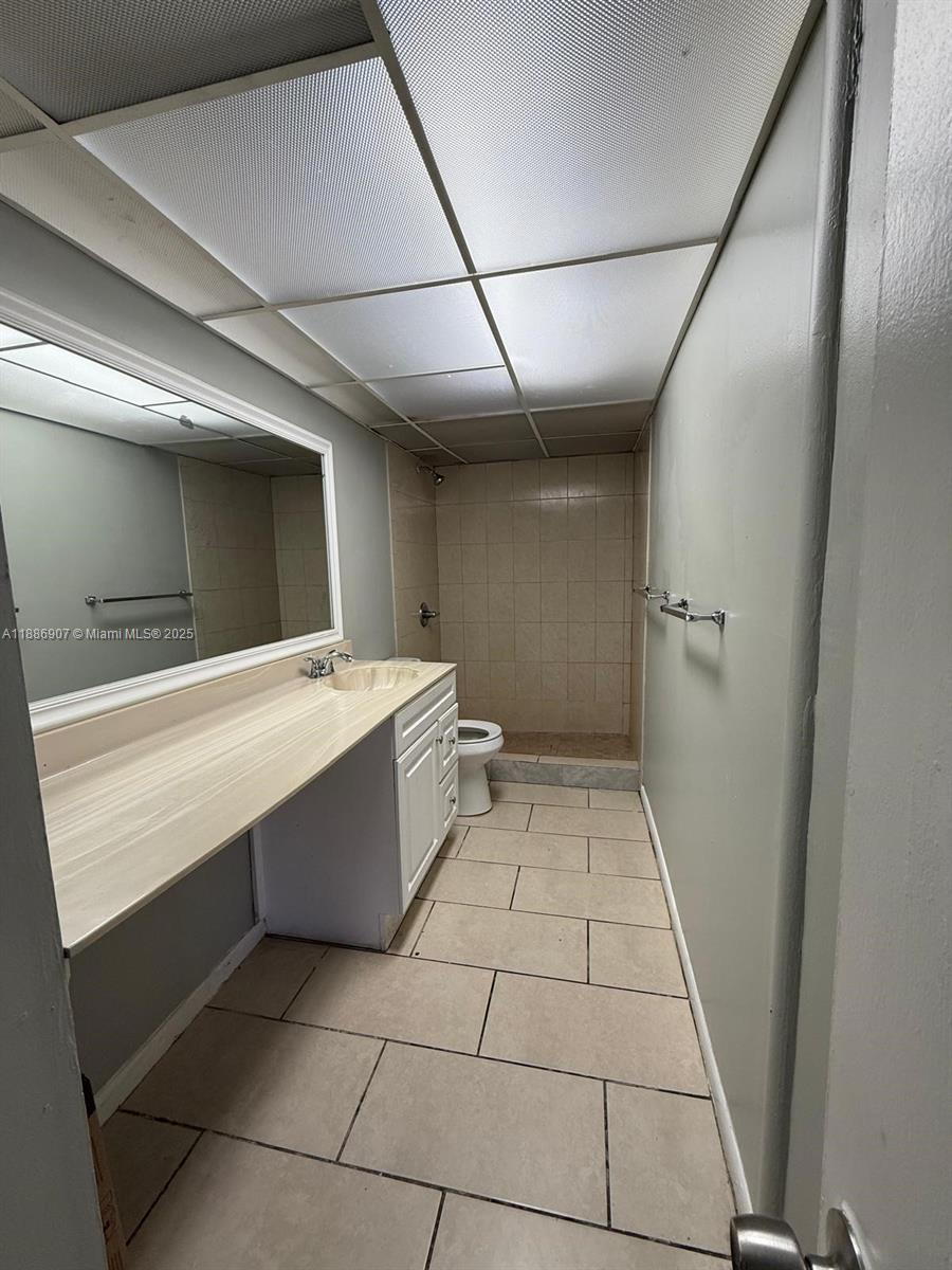 BROOKFIELD SQUARE CONDO - Residential Lease