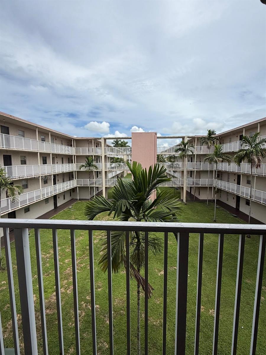 BROOKFIELD SQUARE CONDO - Residential Lease