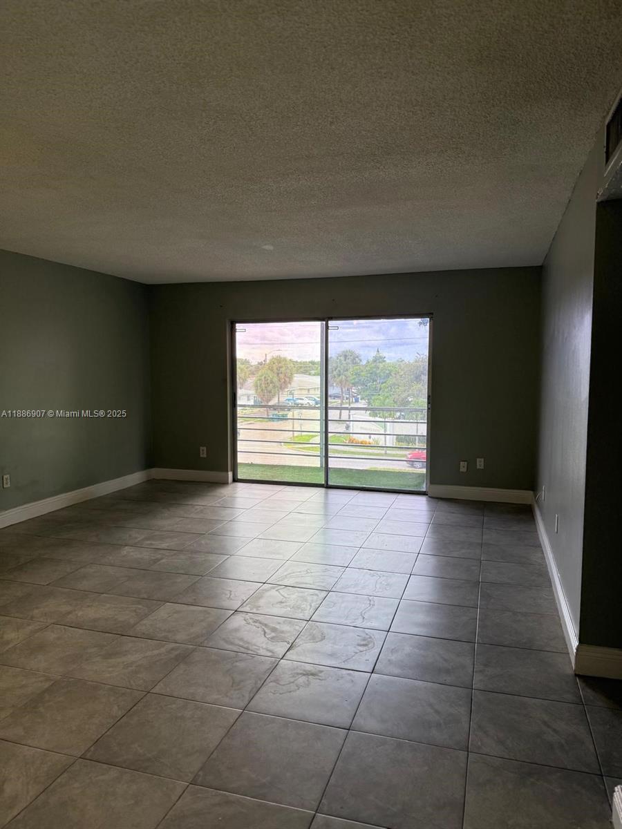 BROOKFIELD SQUARE CONDO - Residential Lease