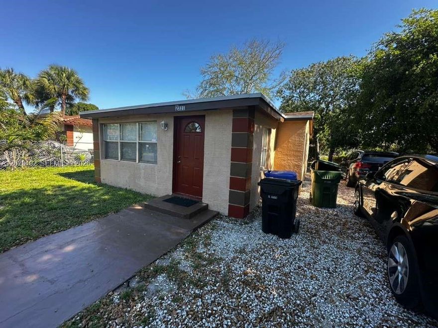great investment opportunity ! cash or hard money only, please see broker remarks!