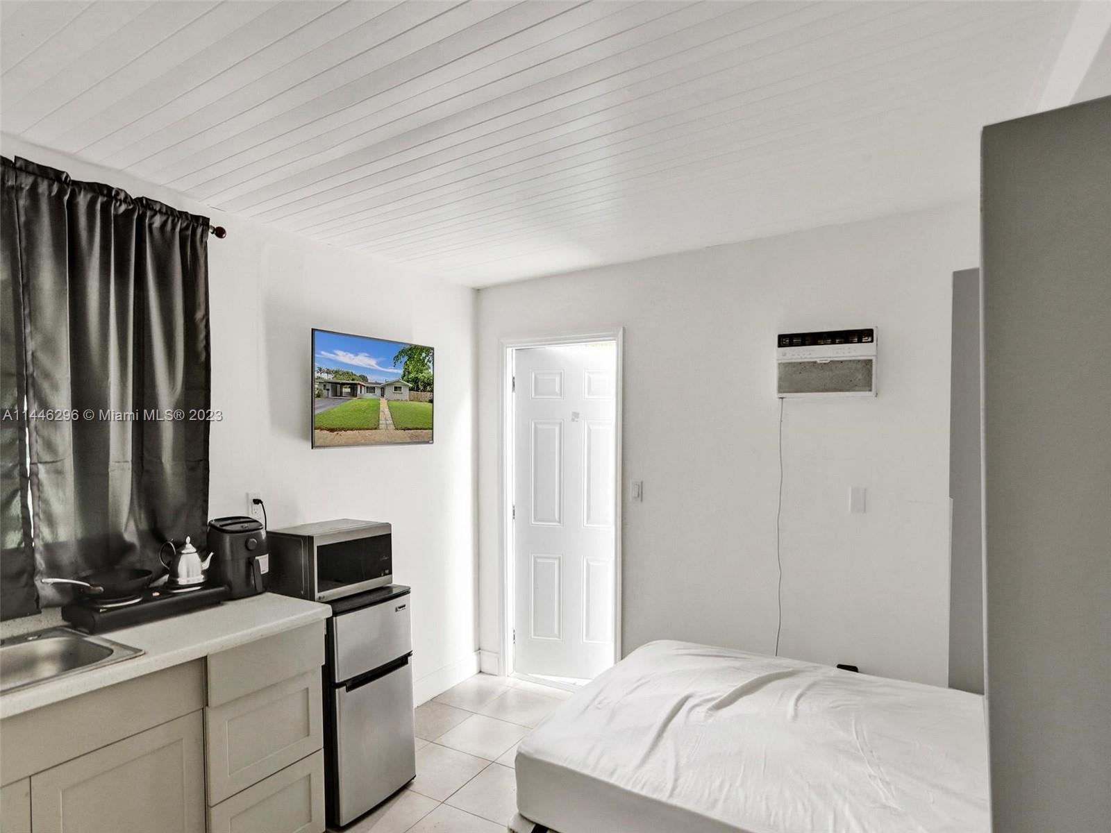 PLANTATION GARDENS 4TH SE - Residential Lease