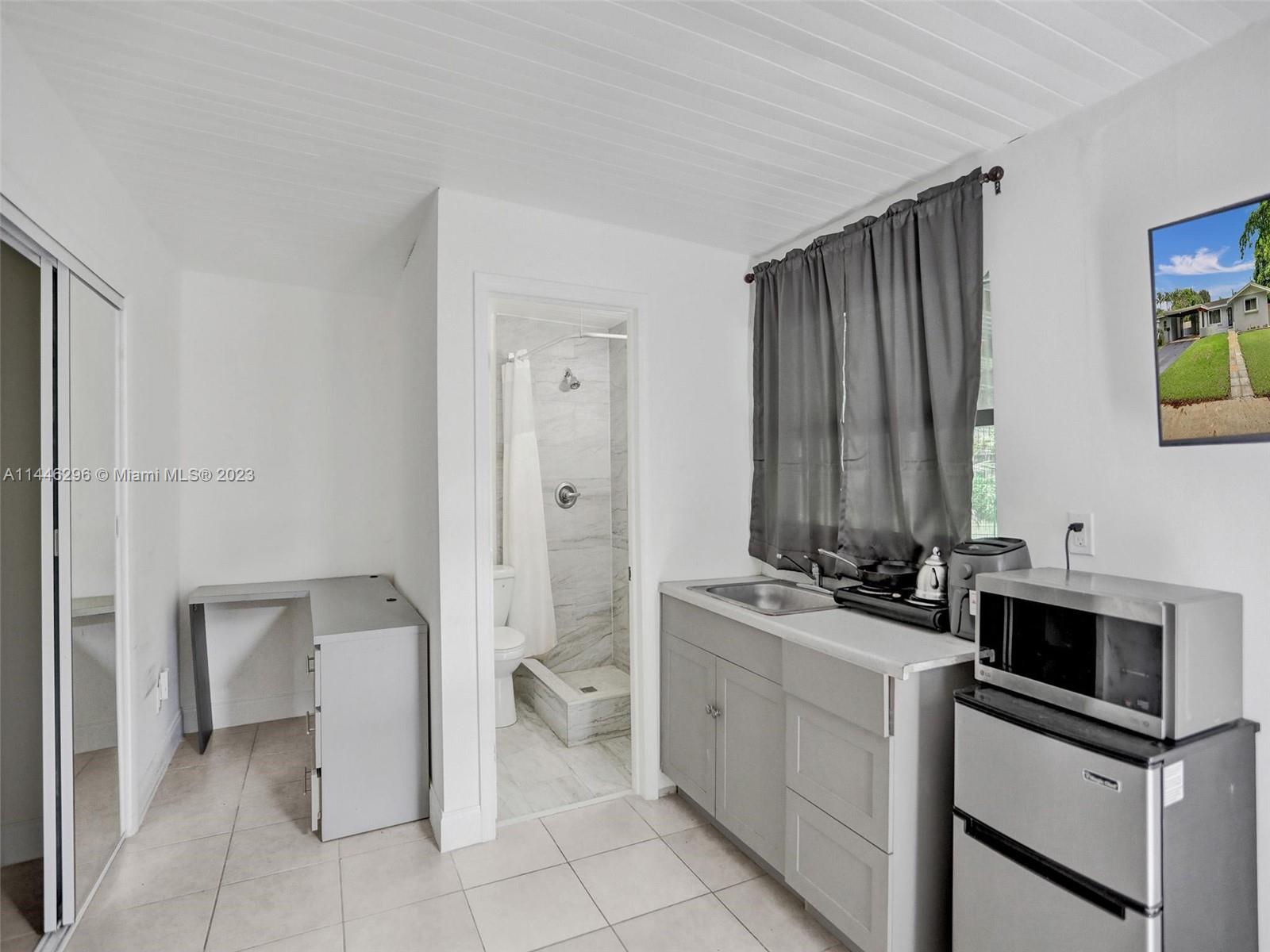 PLANTATION GARDENS 4TH SE - Residential Lease