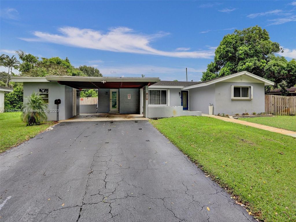 Photo of 820 Petunia Dr #A, Plantation, FL 33317 (MLS # A11446296)