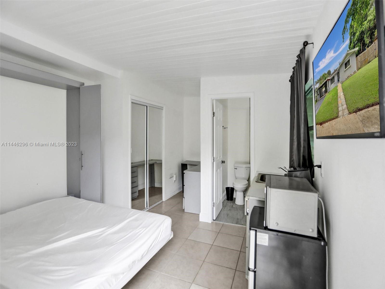 PLANTATION GARDENS 4TH SE - Residential Lease