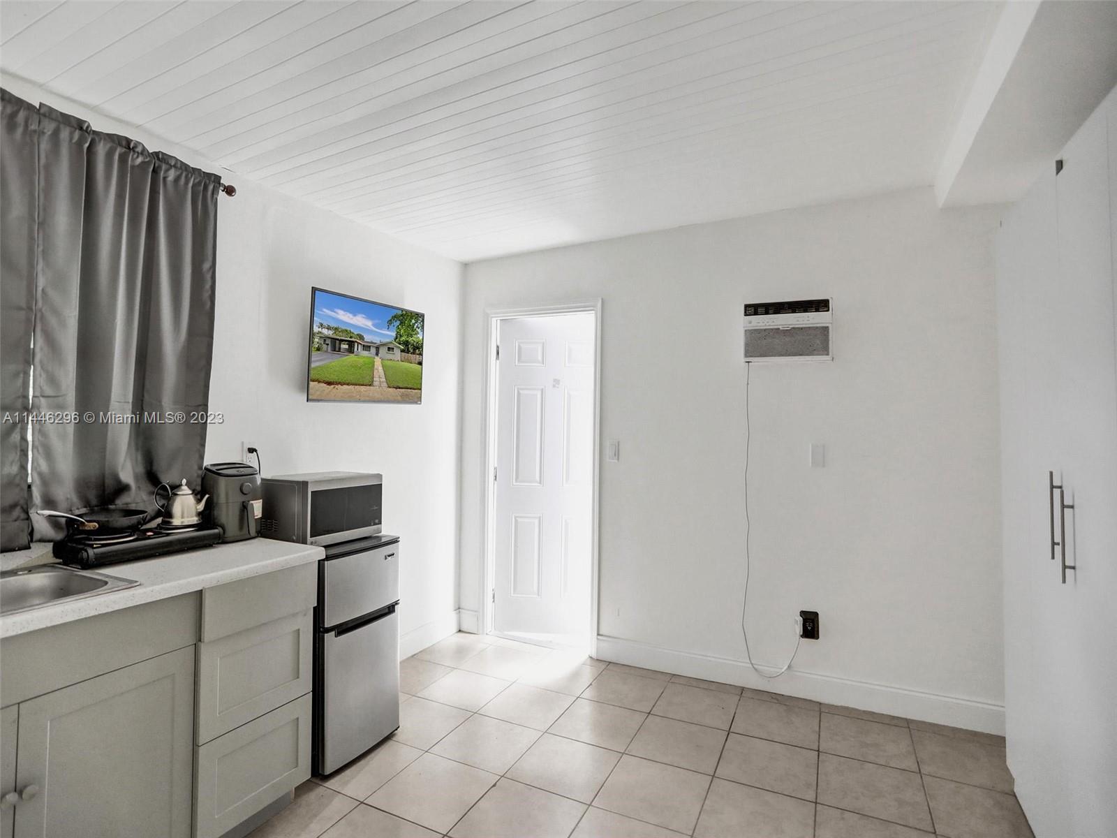 PLANTATION GARDENS 4TH SE - Residential Lease