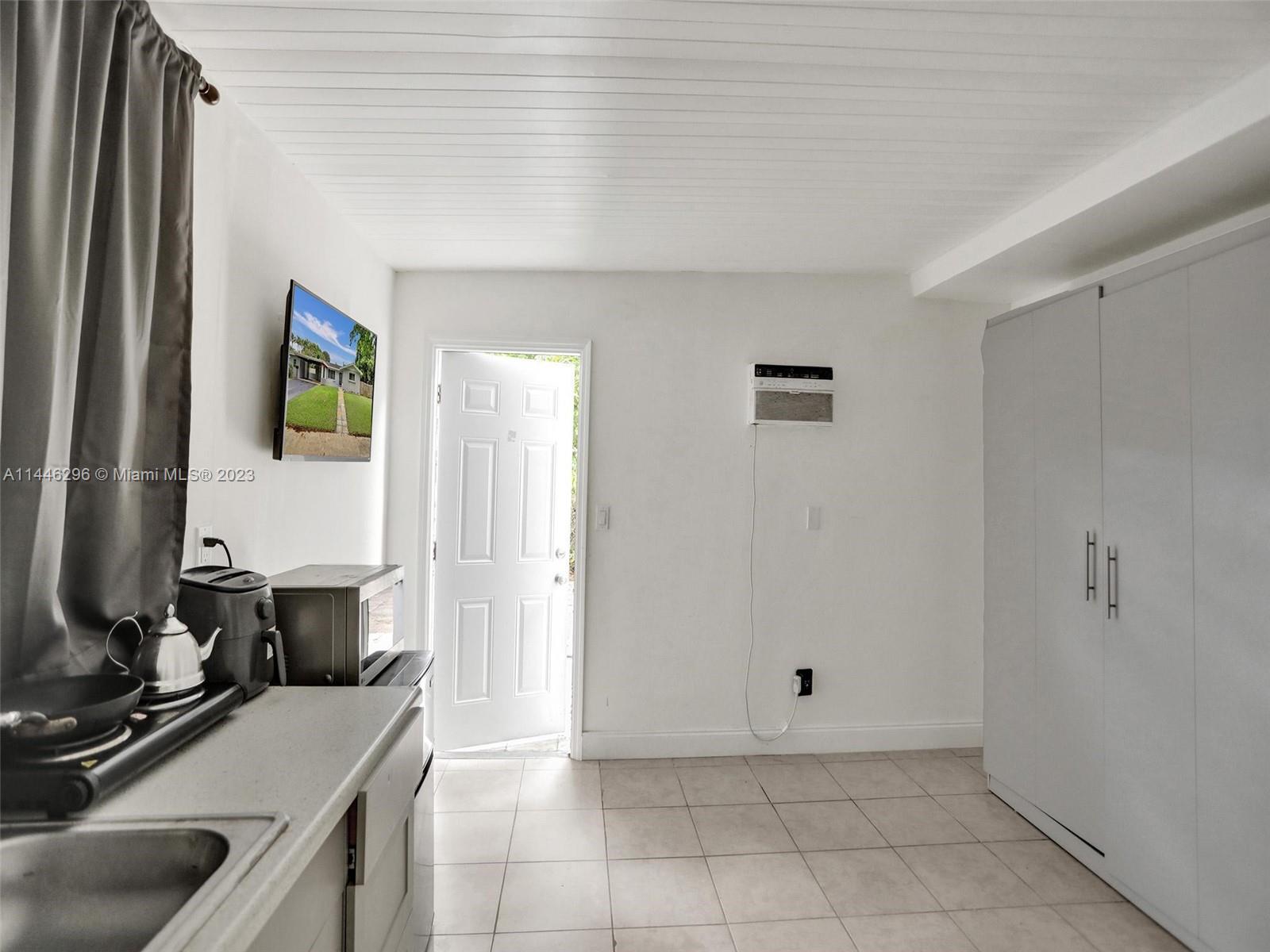 PLANTATION GARDENS 4TH SE - Residential Lease