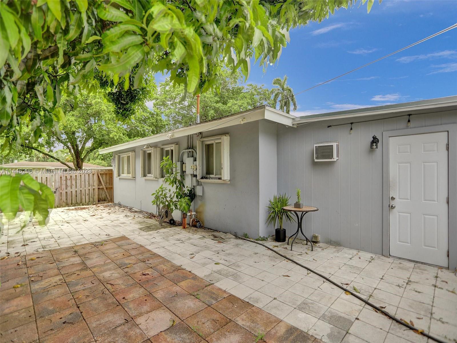 PLANTATION GARDENS 4TH SE - Residential Lease