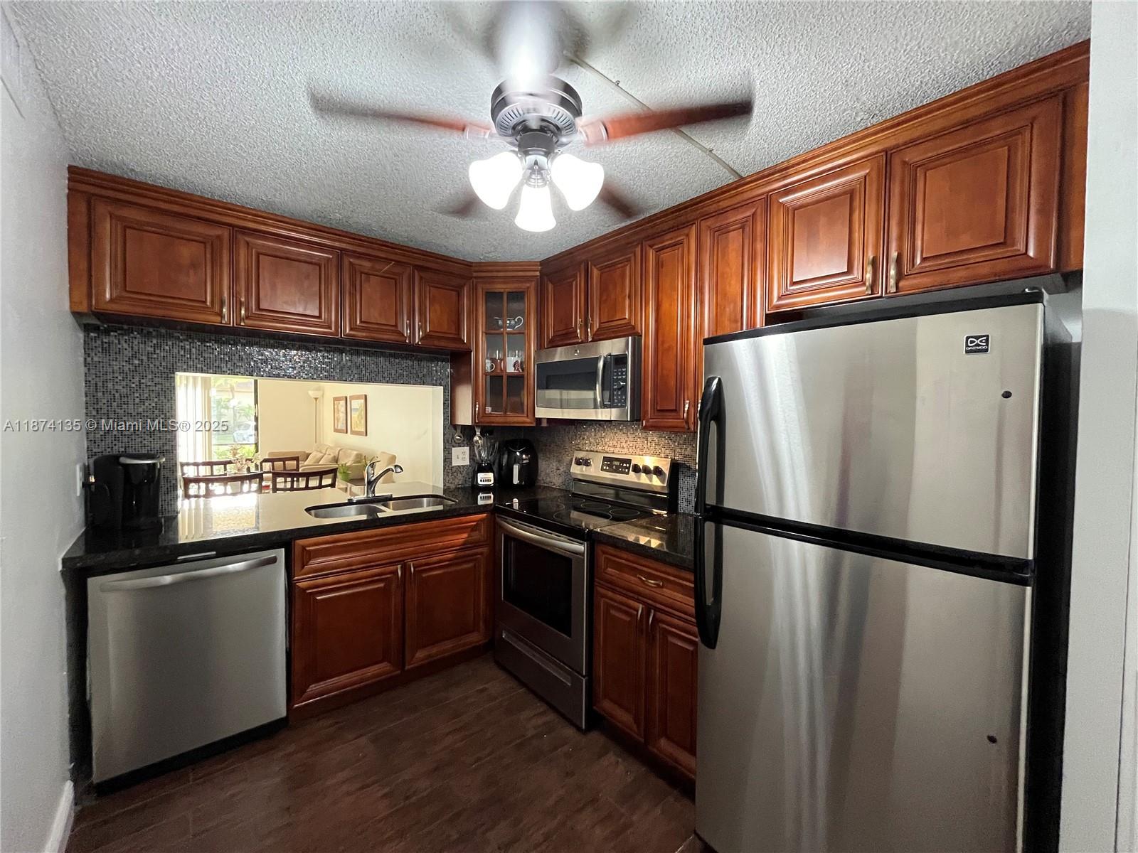 VILLAS AT MEADOW LAKES - Residential Lease