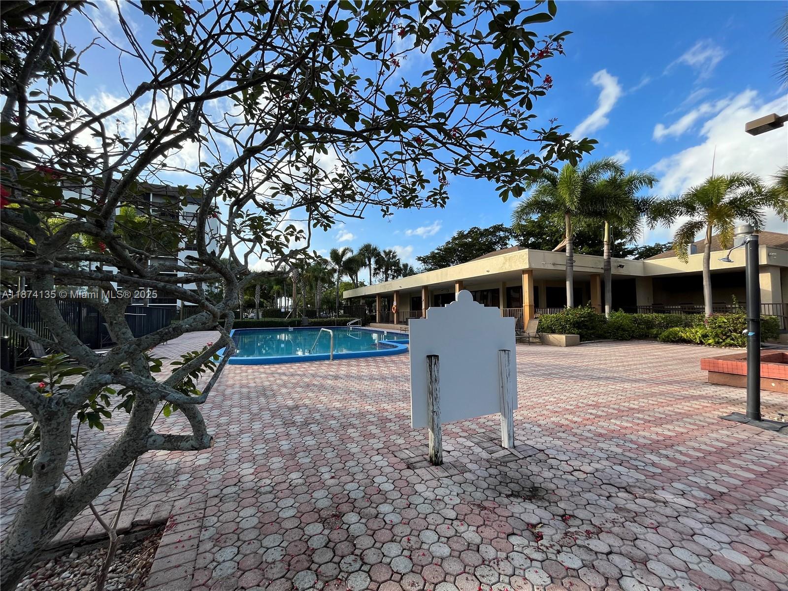 VILLAS AT MEADOW LAKES - Residential Lease