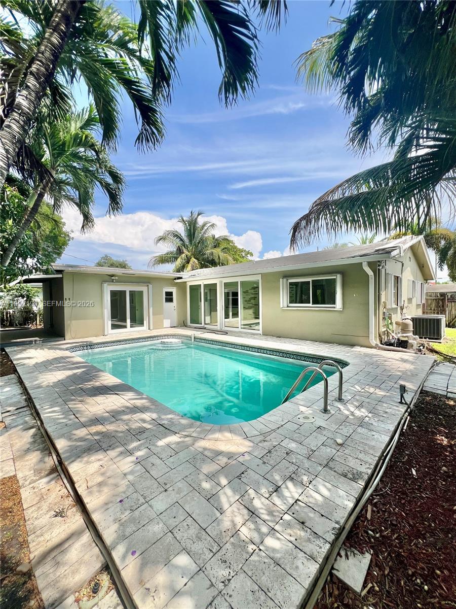 ROYAL PALM ACRES FIFTH SE - Residential