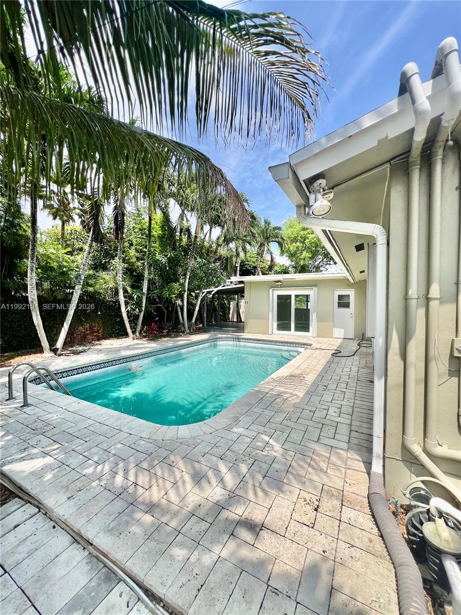 ROYAL PALM ACRES FIFTH SE - Residential
