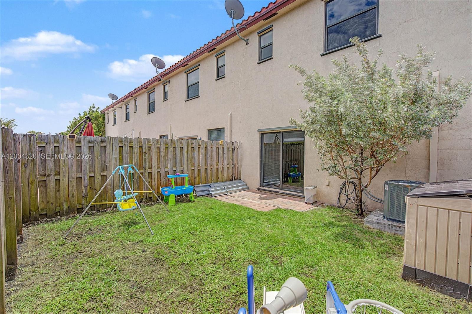 COCO PALM ESTATES - Residential