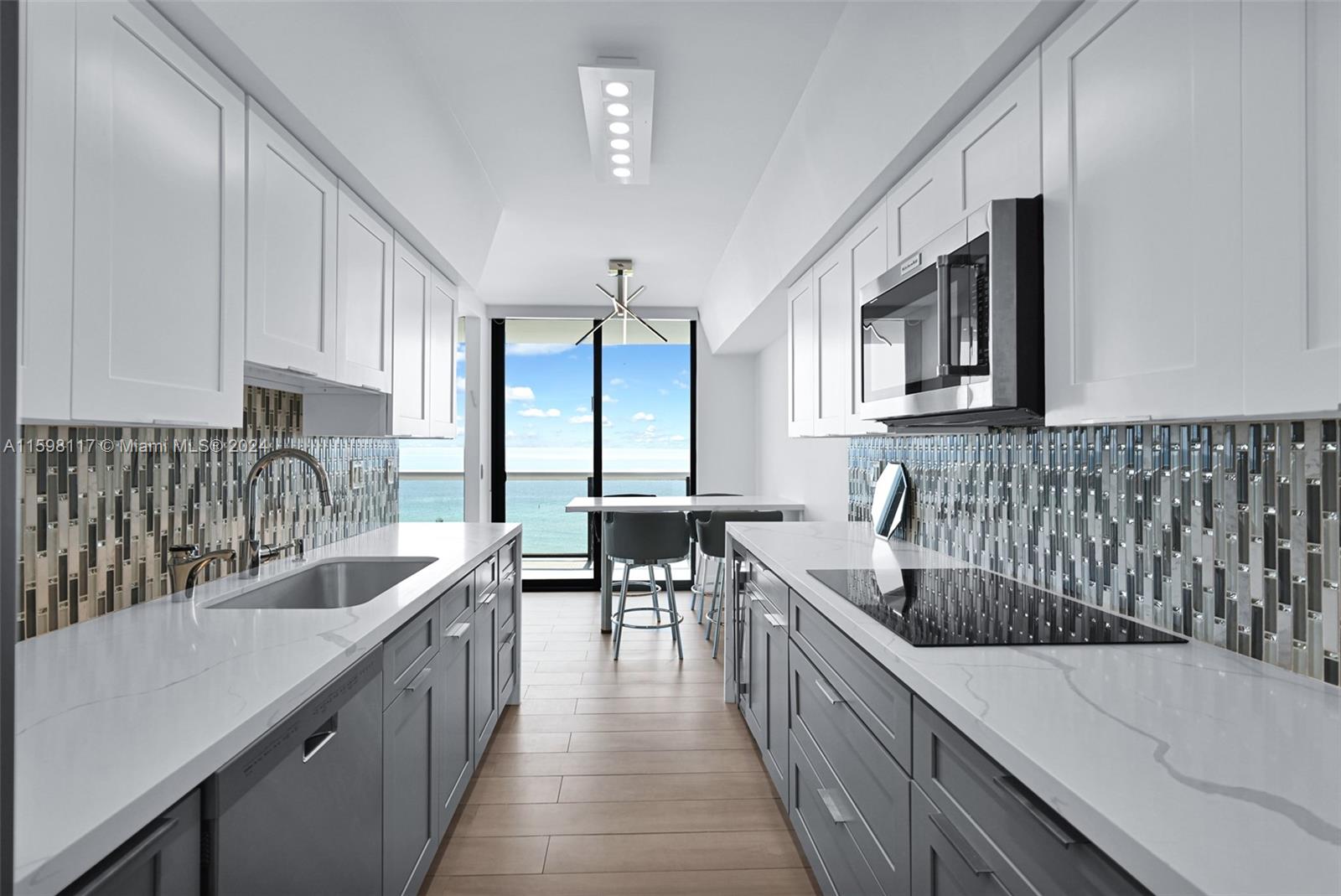 The Waves Condo - Residential