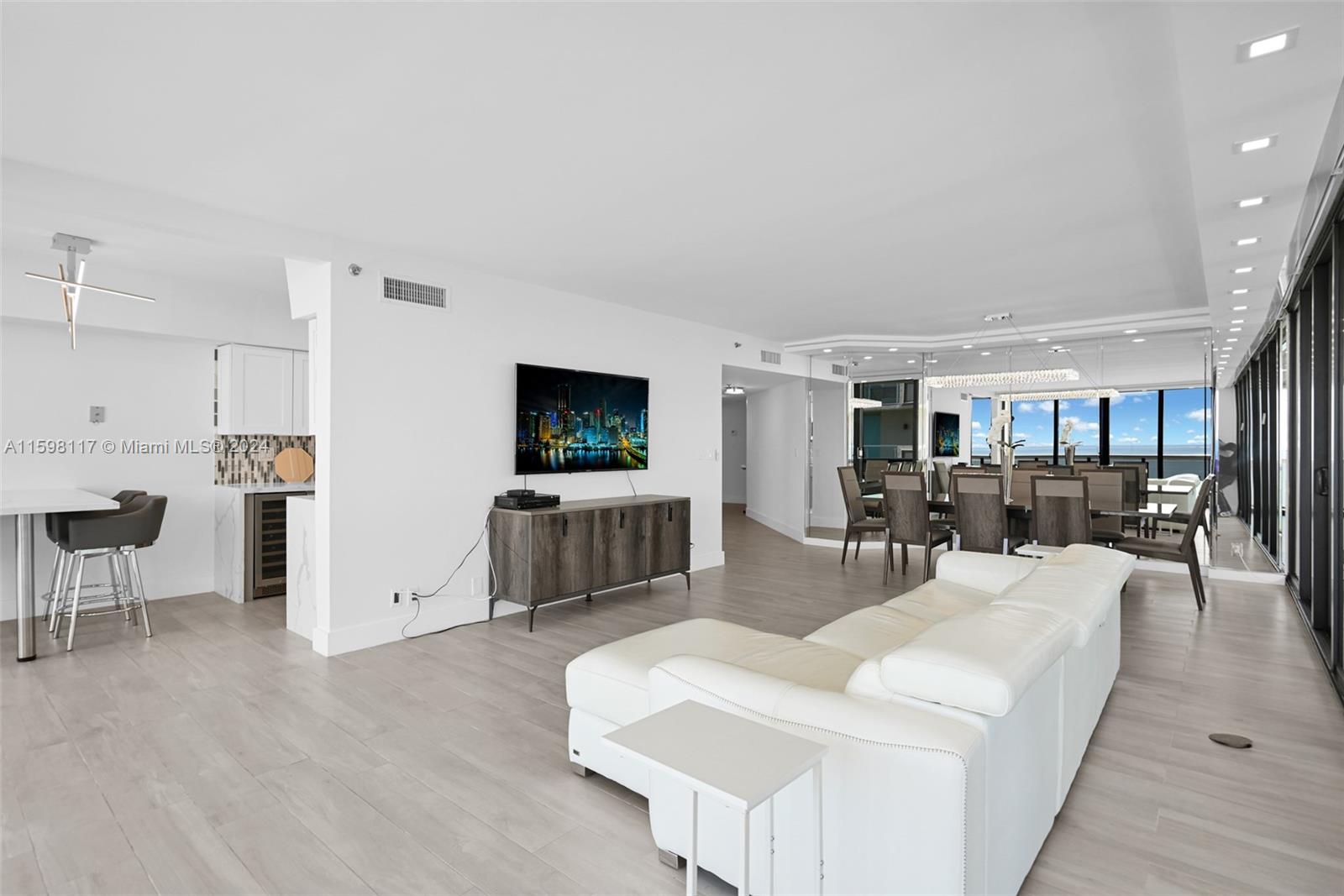 The Waves Condo - Residential