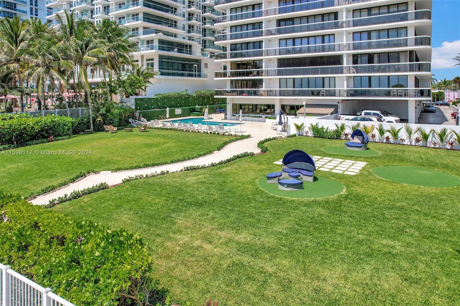 The Waves Condo - Residential